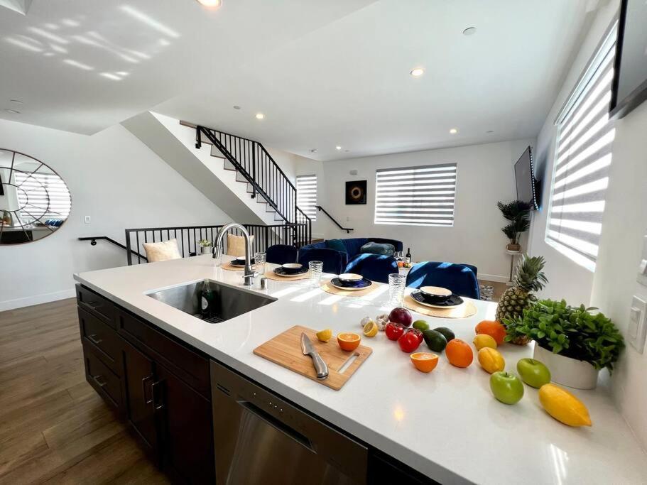 Luxury K-Town Dwelling With Private Rooftop Deck. ลอสแอนเจลิส ภายนอก รูปภาพ